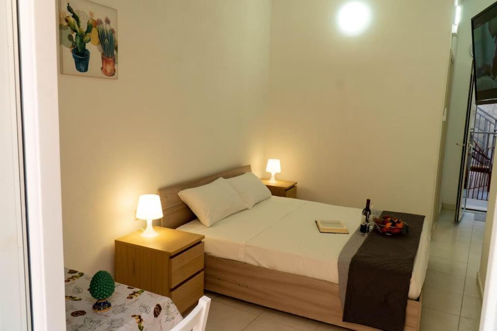 Casa Charm Rosaapartmentsortigia Syracuse Buitenkant foto