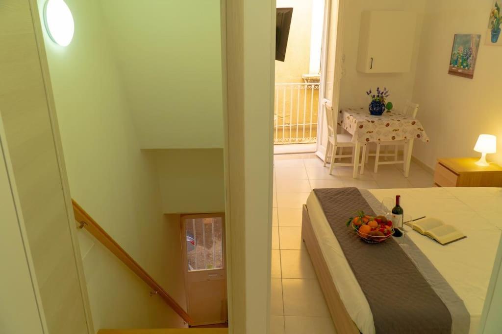 Casa Charm Rosaapartmentsortigia Syracuse Buitenkant foto